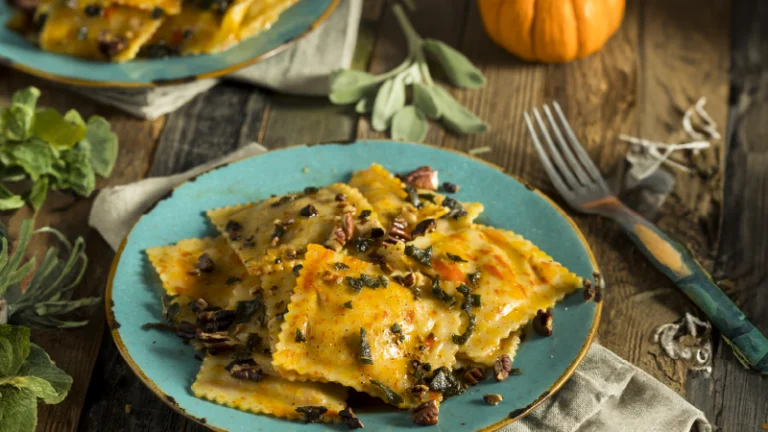 Ravioles en Salsa de Calabaza y Especias